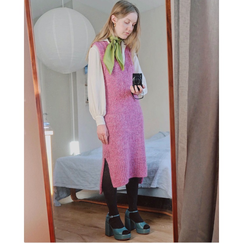 Treasure Vest Long|Dansk|Engelsk