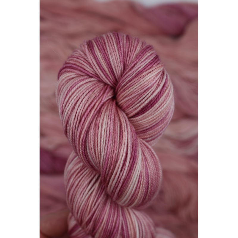 Raindrops on Proses – Merino 4ply
