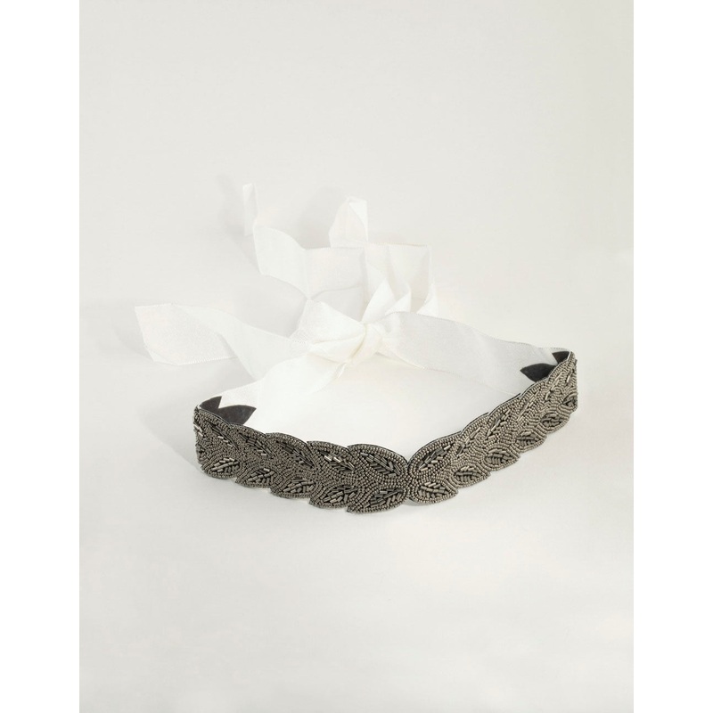 Beaded Leaf Detailed Grey Sash