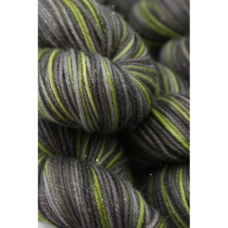 Metropolitan – Shimmer 8ply