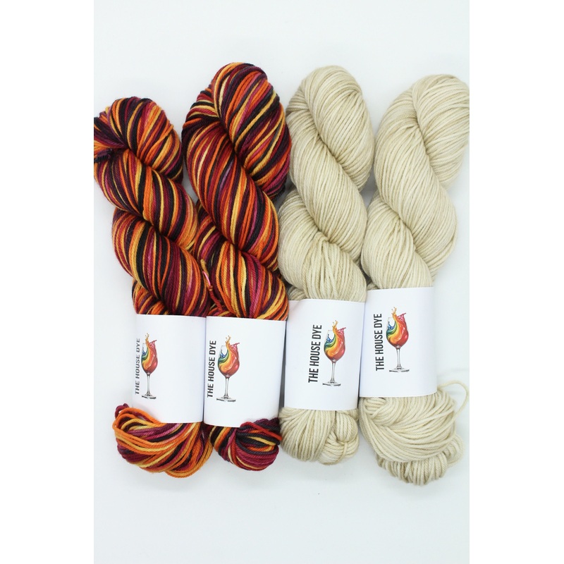 Wolf Original Colour Pack – Forget Me Not / Red Weed ( 8 Skeins )