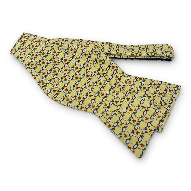 Mistletoe Penguins: Bow – Yellow