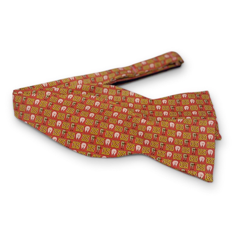 Tailgate: Bow – Red