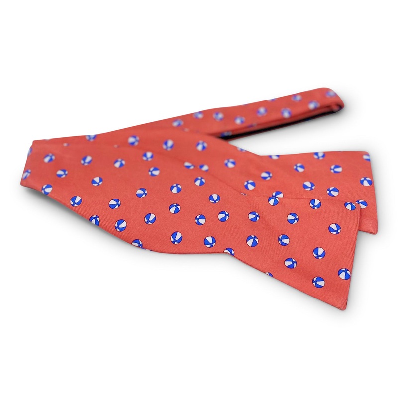 La Playa: Bow – Red