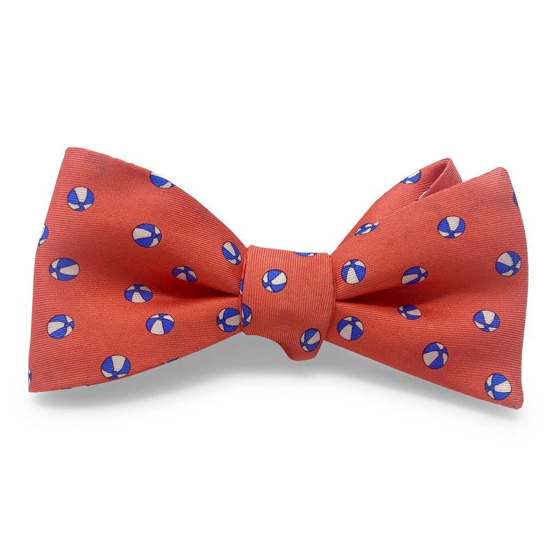 La Playa: Bow – Red