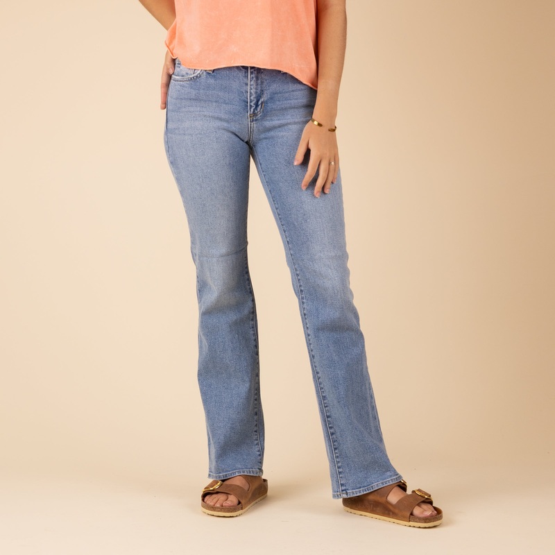 Low Rise Vintage Slim Bootcut Jeans in Light Denim