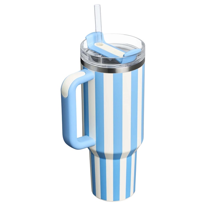 The 40oz Quencher H2.0 Flowstate Tumbler in Cornflower Cabana