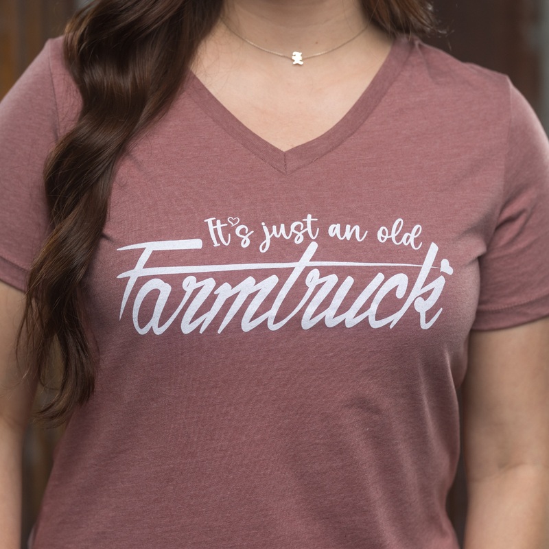 It’s Just an Old Farmtruck! – Women’s Relaxed fit Bella V-neck / Mauve Pink