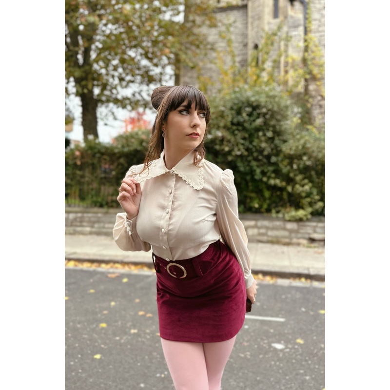 Exclusive ‘Marianne’ Cream Flower Tipped Collar – Blouse