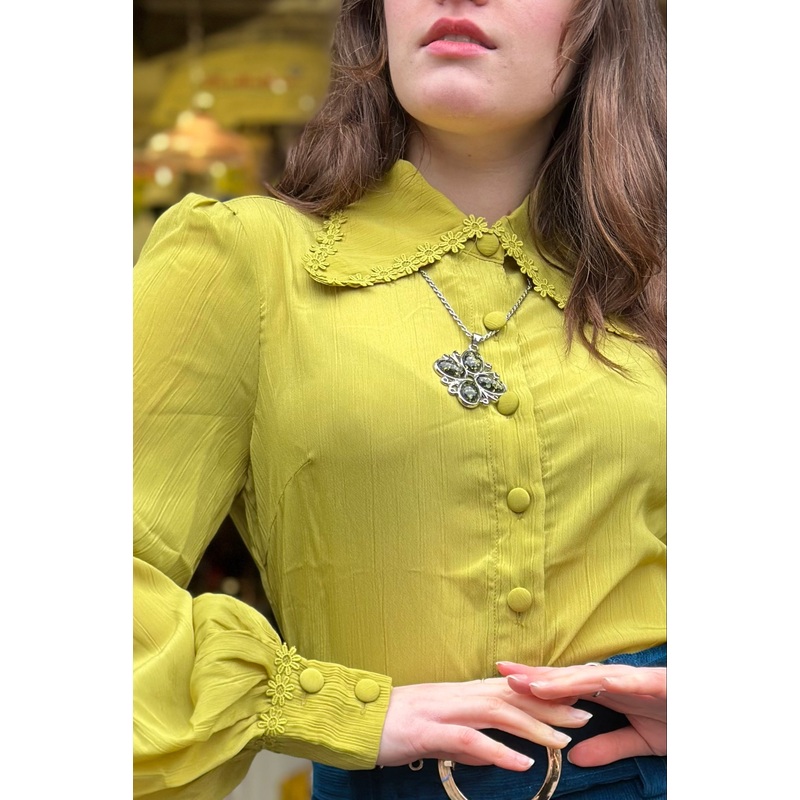 Exclusive ‘Marianne’ Lime Flower Tipped Collar – Blouse