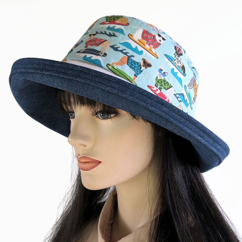 Sunblocker UV summer hat sun hat with wide brim, featuring surfing dogs, adjustable fit