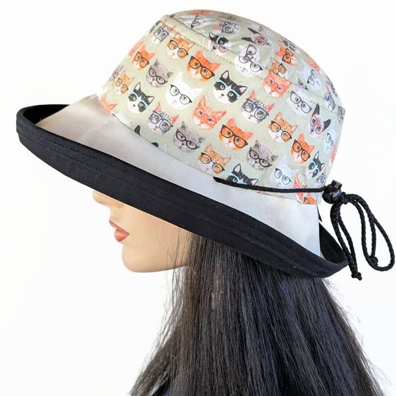 Sunblocker UV summer hat sun hat with wide brim, smarty cat fun print, adjustable fit