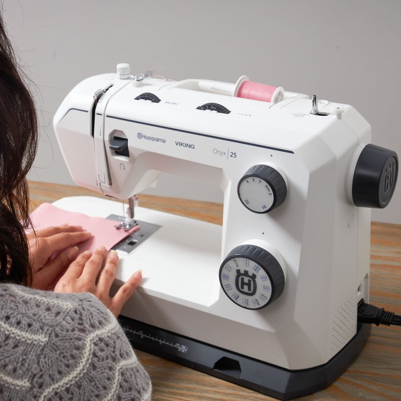 HUSQVARNA VIKING ONYX 25 Sewing Machine