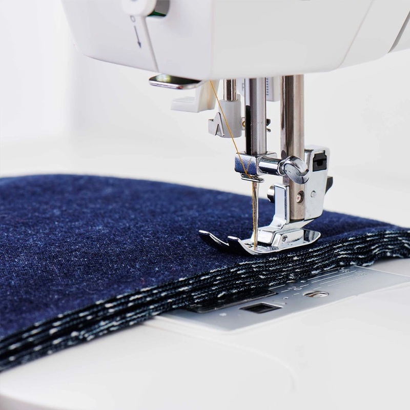 SINGER Elite CE677 Sewing Machine