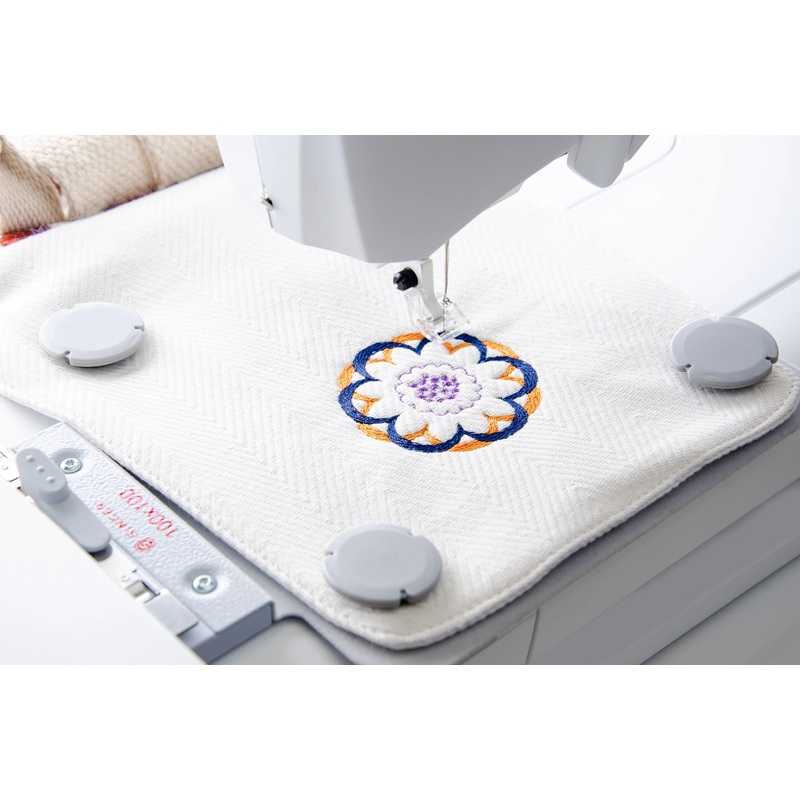 SINGER 100 x 100mm Metal Embroidery Hoop (EM9305)