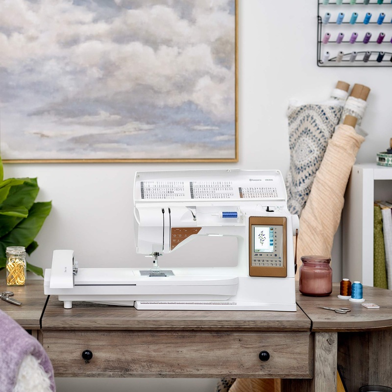 HUSQVARNA VIKING DESIGNER TOPAZ 50 Sewing & Embroidery Machine