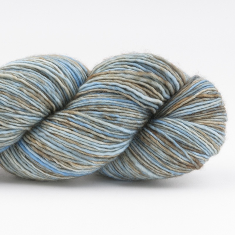 Madelinetosh Merino Light|Ametrine|Antique Moonstone|Antler|Aura|Barbara Deserved Better (Solid)|Beautiful Liar (Solid)|Bluesteau|Blood Runs Cold|Candlewick|Cardigan|Charcoal|Citrus|Coffee Grounds|Copper Pink|Copper Pink/Solid|Copperleaf|Coquette-Deux|Cot