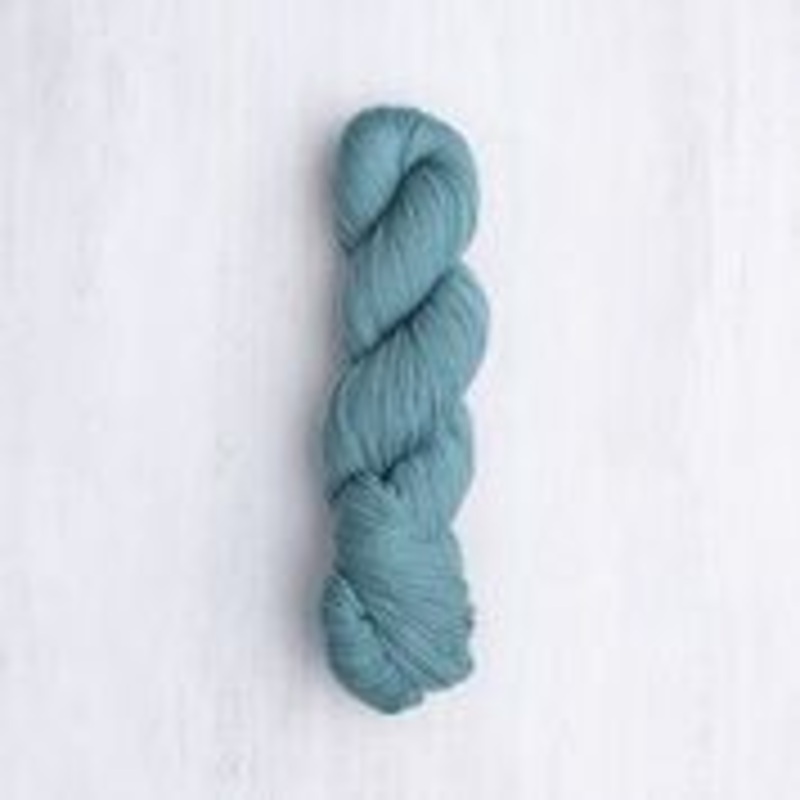 Brooklyn Tweed Peerie|Peony|Cobbler|Cassis|Palazzo|Vintner|Alizarin|Firebush|Arabesque|Gatsby|Butte|Parchment|Burnished|Patina|Mesa|Butternut|Tincture|Marigolds|Klimt|Seaglass|Wreath|Admiral|Nori|Carob|Auroroa|Lovat|Treehouse|Nocturne|Hickory|Fleet|Ginger