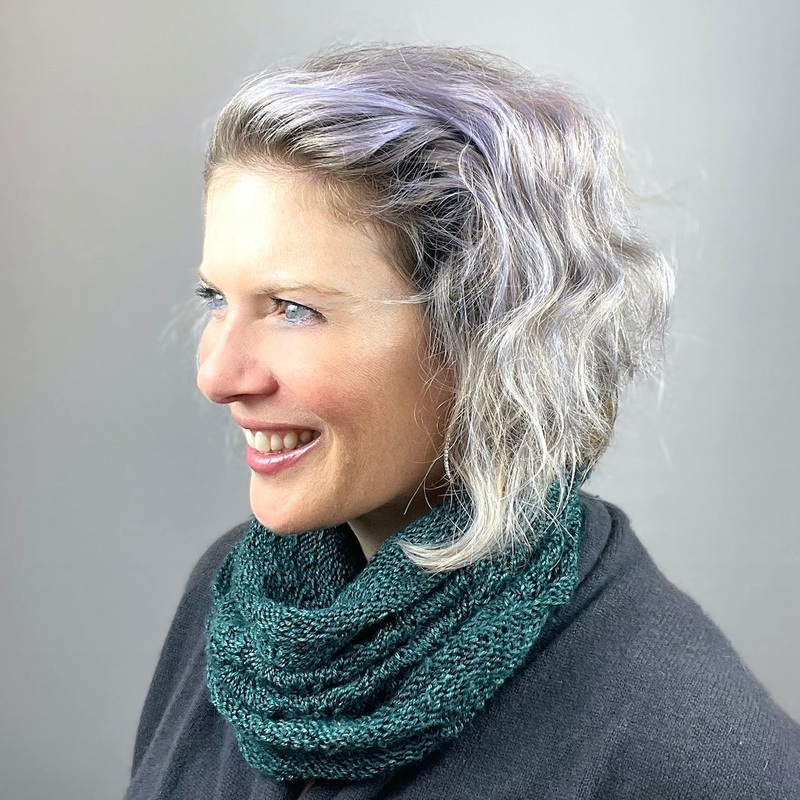 Vertical Feather & Fan Cowl Knitting Kit | Hand Maiden Camelspin & Knitting Pattern (#192F)