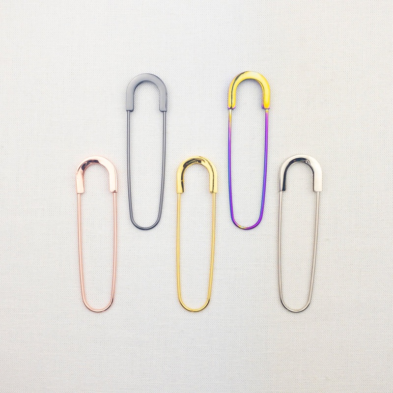 Kilt Style Shawl Pins|Silver Tone Textured Pin|Tear Drop in Silver Tone|Tear Drop in Gold Tone|Traditional Kilt Pin in Goldtone|Modern Kilt Pin in Silver|Modern Kilt Pin in Gunmetal|Modern Kilt Pin in Gold|Modern Kilt Pin in Iridescent|Modern Kilt Pin in