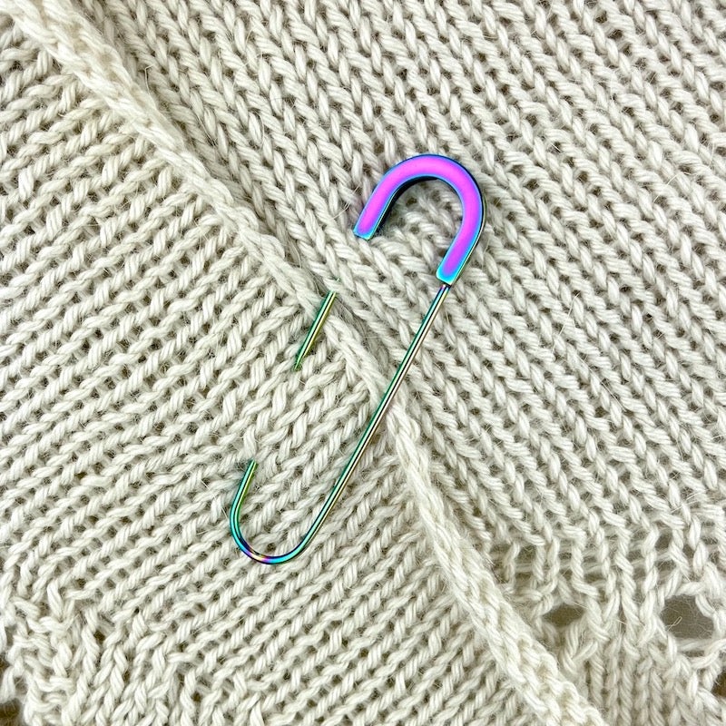 Kilt Style Shawl Pins|Silver Tone Textured Pin|Tear Drop in Silver Tone|Tear Drop in Gold Tone|Traditional Kilt Pin in Goldtone|Modern Kilt Pin in Silver|Modern Kilt Pin in Gunmetal|Modern Kilt Pin in Gold|Modern Kilt Pin in Iridescent|Modern Kilt Pin in