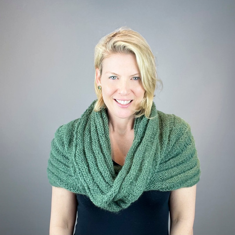 Malou Horizontal Ribbed Cowl Knitting Kit | Lang Yarns Malou Light & Knitting Pattern (#406)