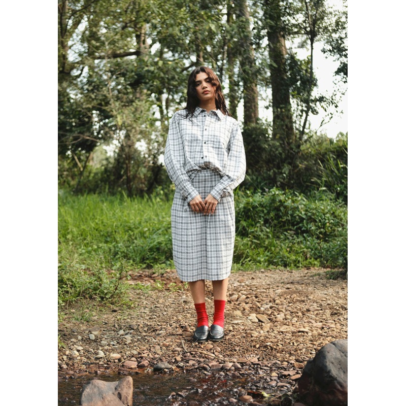 AFENDS Womens Leo – Seersucker Midi Skirt – Black / White