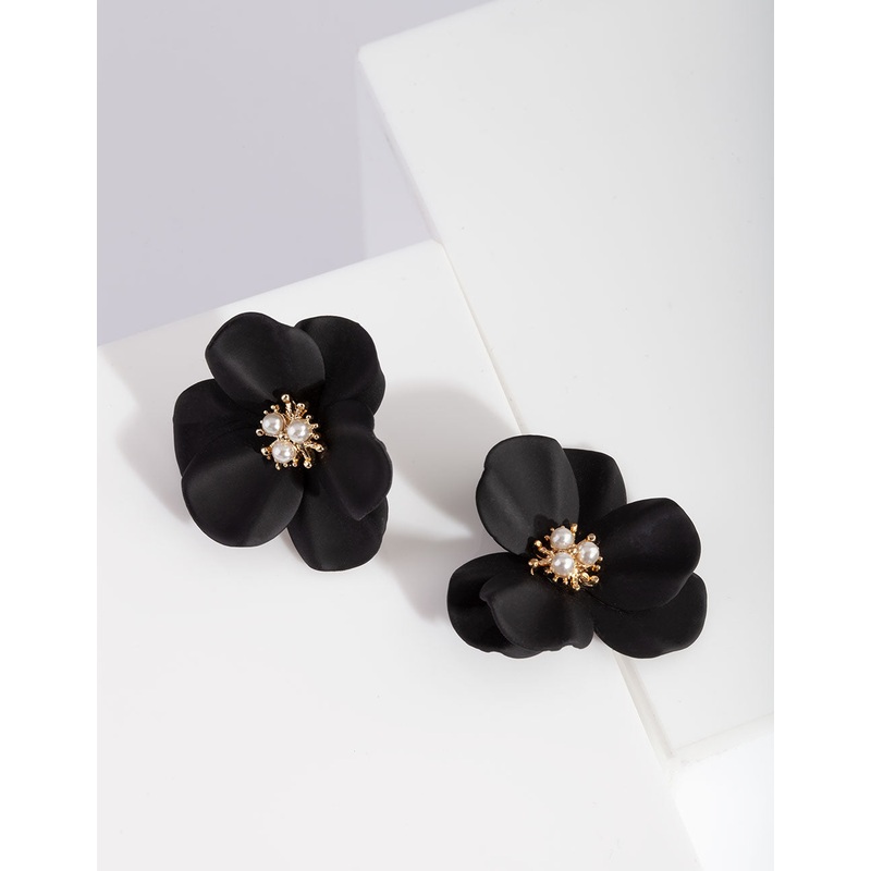 Black Pearl Flower Stud Earrings