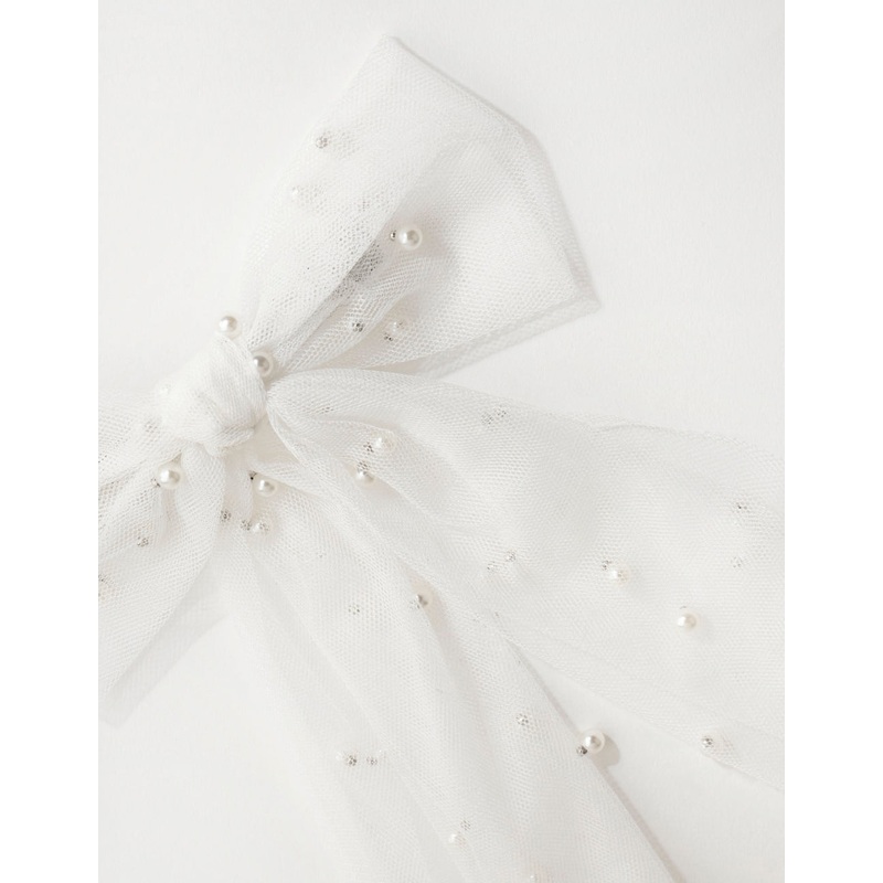 Pearl Detail Mesh Bow Clip